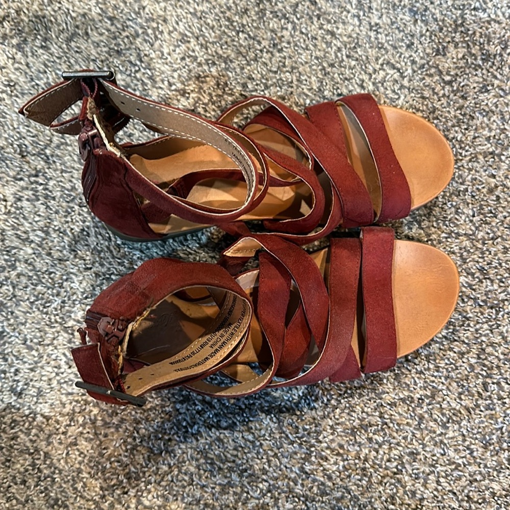 Target Universal Thread Zip Up Sandals - Picture 2 of 3